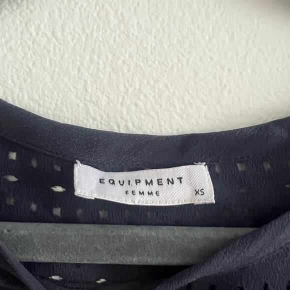 Equipment Femme Navy Blue Silk Perforated Cutout Short Sleeve Blouse XS - Picture 5 of 8